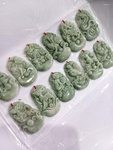 Decoratieve beeldjes 12 -delige natuur Burmees smaragd hanger amulet jade Chinese dierenriem geluk hangende twaalf dier