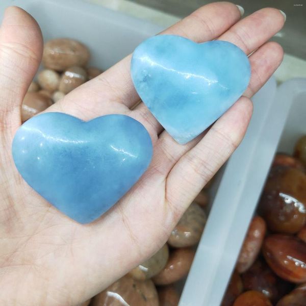 Figuritas decorativas, 1 Uds., cristal de aguamarina Natural, corazón azul, piedras preciosas de cuarzo, cristales en forma de corazón, regalo curativo