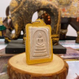 Figurines décoratives 2023 asie du sud-est thaïlande temple succès bouddha dieu amulette pendentif protecteur talisman apporter bonne chance carrière