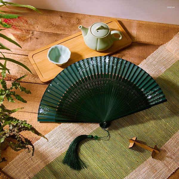 Figuras decorativas 21 cm Estilo chino Serie retro verde cerezo de cerezo Ventilador plegable Fan diario baile portátil Cheongsam