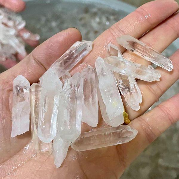 Figuritas decorativas, 3000g, venta al por mayor, piedra de cristal curativo transparente, cuarzo, columna Natural única, decoración, coleccionables puntiagudos, artesanía DIY