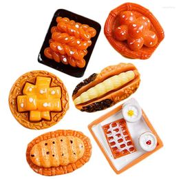 Decoratieve beeldjes 50 stks schattige flatback diy mini kunstmatige cake brood voedsel donut kralen snoepbeer hond hars sieraden geschenken miniaturen