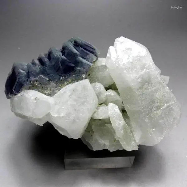 Figuras decorativas 588g Grútor de cuarzo con fluorita de color azul púrpura - Cristales y piedras Curador Muestra mineral Decoración del hogar Feng Shui