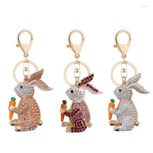 Decoratieve beeldjes A0KE Cartoon wortel Keychain Rhinestone Hangende hangersleutel Key Ring Ornament for Women Girl Handtas Tas Tassen