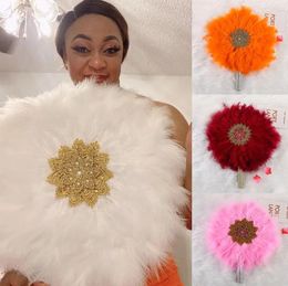 Decoratieve Beeldjes Afrikaanse Mariage Handvat Fan Witte Veer Grote Hand Nigeriaanse Dansvoorstelling Party Bridal Fans Voor Bruid Bruiloft nieuw