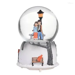 Decoratieve beeldjes Automatische spray Snow Music Crystal Ball kleurrijk Luminous paar Globe Box Sky City Case Valentijnsdag geschenken