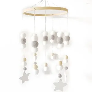 Decoratieve beeldjes Baby viltballen Mobiele rammelaar houten kralen bed bell windtiond hangend decor