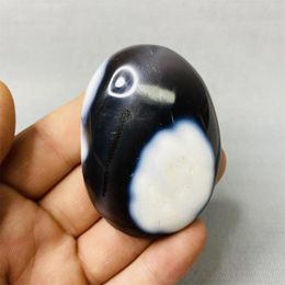 Decoratieve beeldjes Mooie melk Agaat Killer Walvis Palm Stone Aura Rune Rock Wish Gift Crystal en Healing Ancient Witchcraft Decoration