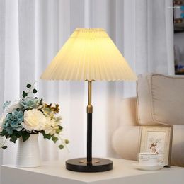 Figurines décoratines Lampe de chevet de chambre à coucher rétro de table de luxe abordable de bureau de salon armoire télévisée créative