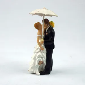 Figurines décoratines mariée et marié gâteau de mariage topper décorations de résine embrassent un couple