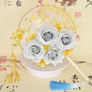 Decoratieve beeldjes Chinese bruid groep ventilator diy materiaal tas hi po rekwisieten chinoiserie bruiloft hand vasthouden bloem