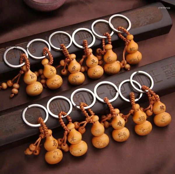 Figuras decorativas Madera de melocotón chino tallada palabra segura y buena suerte doce animales del zodíaco calabaza pequeña cucurbitáceas exquisito llavero de coche