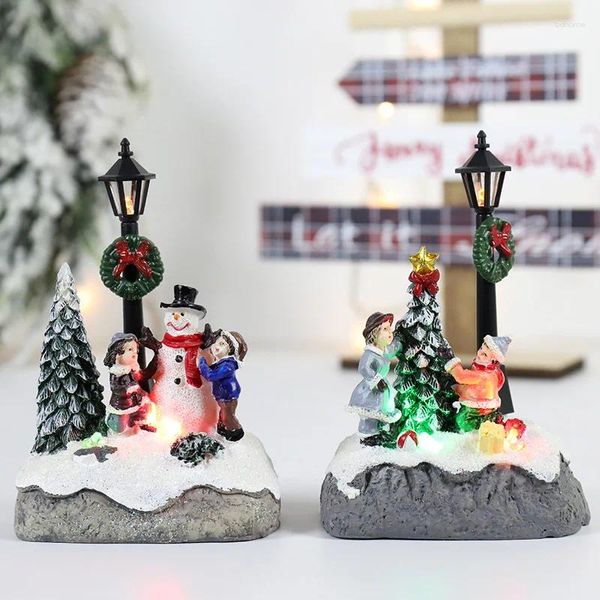 Figurines décoratines arbre de Noël et homme de neige Lights Street Village Figurine Puppy jouant avec des enfants Scene Light Up Micro résine