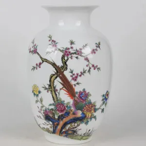 Decoratieve beeldjes Verzameling van Chinese folk keramische vaas geschilderde bloemen en vogels patroon huizendecoratie w qianlong logo