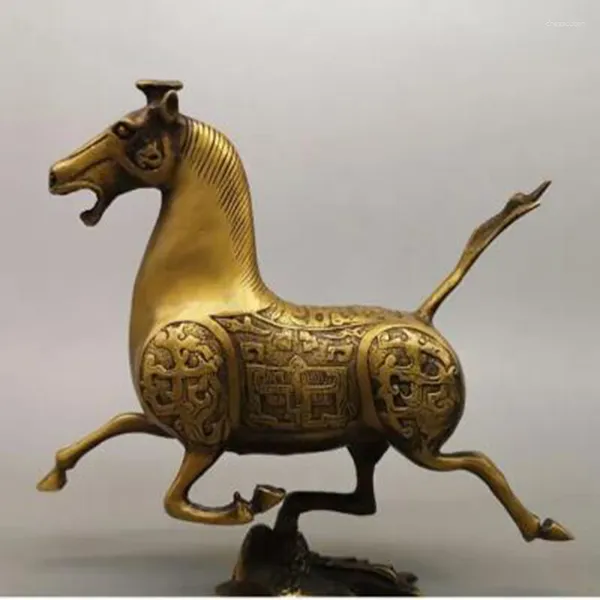 Figurines décoratines statues en cuivre en gros de pur cheval volant avaler douze chevaux zodiaques ornements de salon