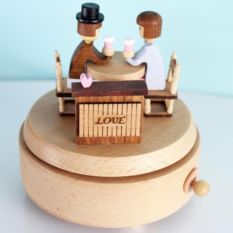 Decorative Figurines Couple Handmade Musical Box Wooden Crafts Music Retro Home Decoration Craft Girlfriend Birthday Gift Valentine's Day