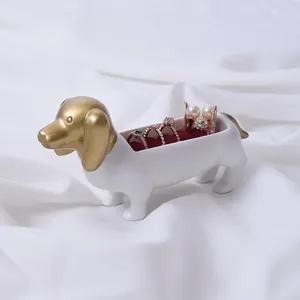 Decoratieve beeldjes Creative Tubshund hondenring sieraden doos opslagrek gouden display rekwisieten ornamenten schattige honden huizen accessoires