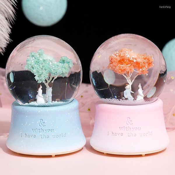 Figurines d￩coratives Creative Couple Couple Tree Flash Crystal Ball Decoration Bo￮te de musique pour envoyer une petite amie de petite amie Globe de neige