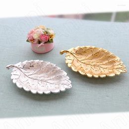 Figurines décoratives Plaques de feuilles dorées créatives Européen moderne métal maîtresse argenté plaque à fruits émulation émulation feuille collier de bijoux