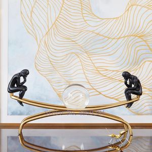 Decoratieve beeldjes Creatieve Noordse gouden metalen kristallen ball denker ambachtelijke decoratie moderne woonkamer thuis zachte accessoires