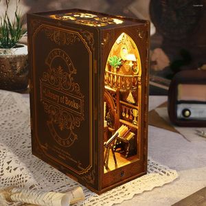 Decoratieve beeldjes DIY Boekhoekje Kit 3D Houten Puzzel Boekenplank Insteek Decor Met Sensor Licht Miniatuur Poppenhuis Model Voor Kinderen Volwassenen