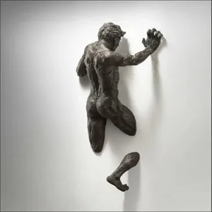 Decoratieve Beeldjes Galvaniseren Imitatie Koperen Muur Decor Abstract Karakter Hars Klimmen Man Standbeeld Sculptuur 3D Door Kunst Geschenken