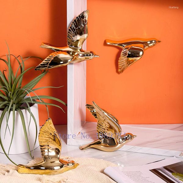 Figurines décoratives Européenne Céramique Oiseau Simulation Animal Fond Doré Tenture Murale Moderne 3D Stéréo Pendentif Pigeon Décoration de La Maison