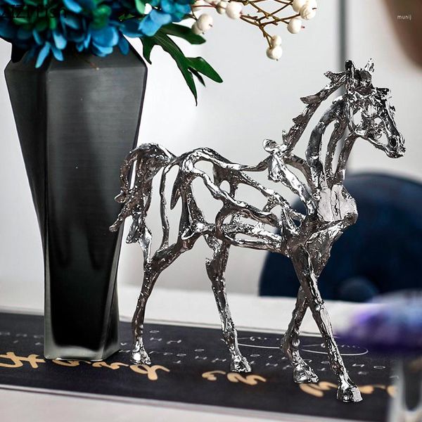 Figurines décoratives Européenne Argent Placage Cheval Figurine Statue Évider Métal Artisanat Sculpture Ornement Étude Bureau Décoration Maison