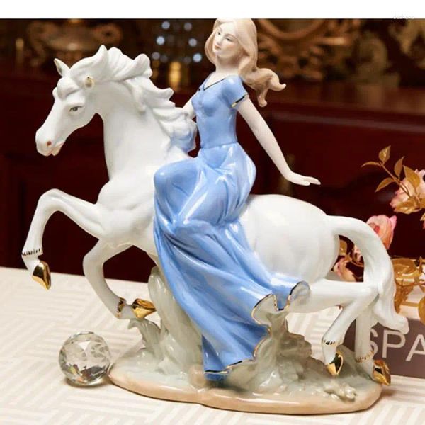 Figurines décoratives style européen en céramique artisanat éteinte de chevaux fille blanc statue statue salon ornement ornement de décoration maison cadeau