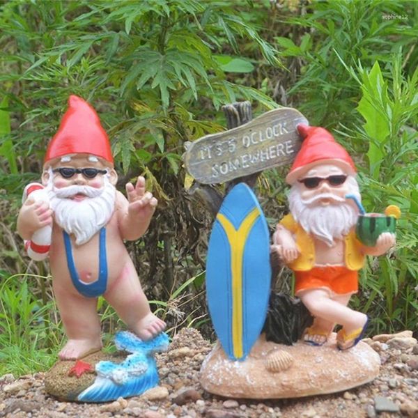 Figurines décoratives Funny Nude Garden Resin Gnome avec Mankini et Life Ring Sculpture extérieure Sculpture pour la décoration de balcon de pelouse de la cour à la maison
