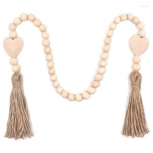 Guirlande décorative de perles de bois de coeur de figurines avec l'ornement pendant suspendu rustique de gland