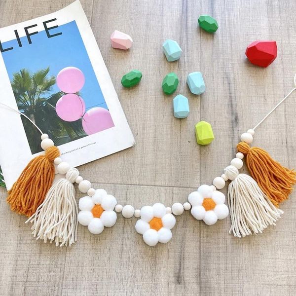 Figurines décoratives Ins Perles en bois suspendues Garland Boho Felt Daisy Tassel Mur Decoration Baby Kids Room Decor Pendant Po Props