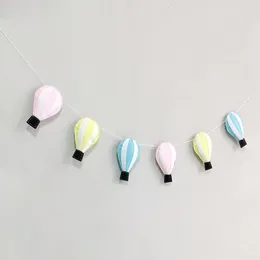 Decoratieve beeldjes Ins Noordse Flet Air Balloon Sliggen Home Decor Wandhangende ornament Tent Ten String Trek Bloemhanger Kinderkamer