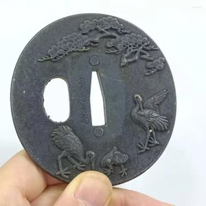 Figuras decorativas de la aleación japonesa Guardia tallada Tsuba Part para la espada de Japón Samurai Katana Sitting W Tree Bird