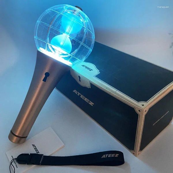 Figurines décoratives Kpop Ateezed Lightstick Light Stick Globe Hand Lamp Concert Party Flash Flascent Toys Fans Collection Ver.2 Ver.1