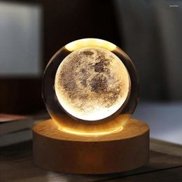 Figurines décoratives LED Crystal Ball Night Light lampe brillante Système de voies lactées 3D gravée de base en bois pour la décoration intérieure