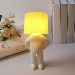 Decoratieve beeldjes kleine verlegen man lamp zacht warm lichte jongen bureau grappig creatief draagbaar bed nacht 110v