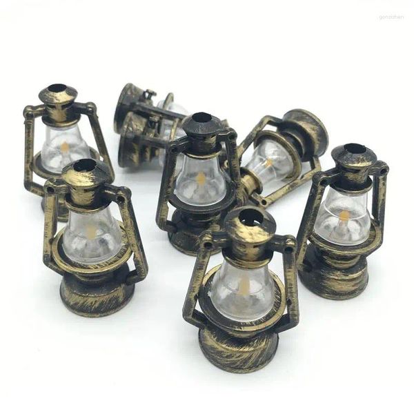 Figuras decorativas Lámpara de aceite en miniatura Juego de alimentos Play Lucesscaping Props de estilo retro Mini Lintería Kerosene Decoración del hogar