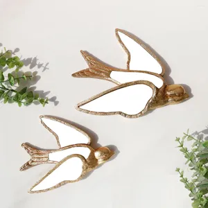 Figurines décoratifs miroir mur suspendu hirondelle d'oiseau doré décoration de fond d'animal simulé accessoires