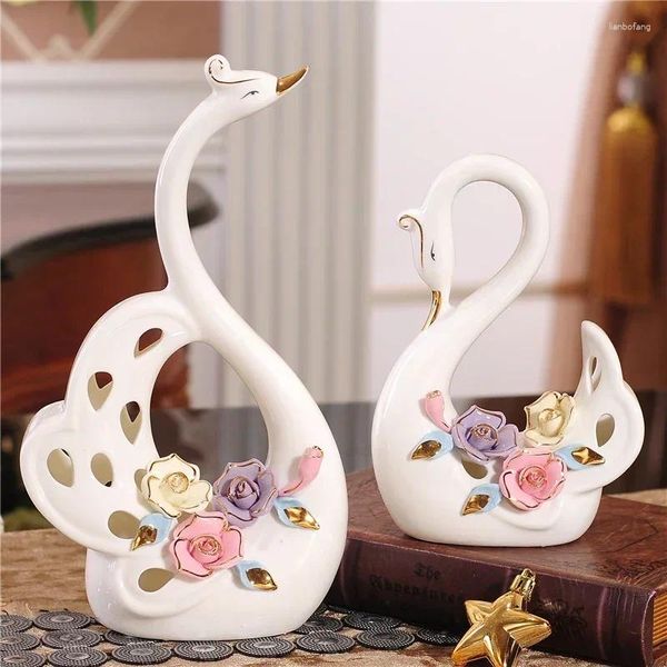 Figurines décoratives modernes créatiques Swan Swan Figurine Home Furonçage Decoration Artisanat Sculptures d'animaux de bureau Gift House Wedding Gift