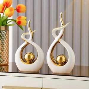 Figurine decorative Modern Luxury Living Room Accessori per la decorazione della casa Abstract Ceramic Office Desk Souvenir Crafts Gift