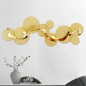 Decoratieve beeldjes moderne luxe wanddecoratie woonkamer bank achtergrond gouden ijzeren ornamenten huis hangende accessoires