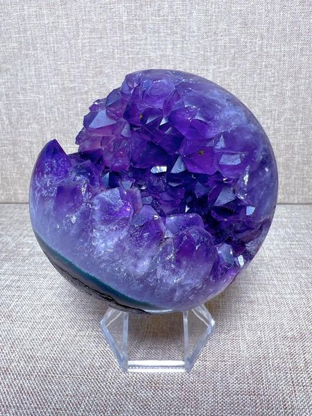 Figuritas decorativas, esfera de geoda de amatista Natural, tallado de forma libre, decoración del hogar con piedras curativas de Reiki, regalo exquisito