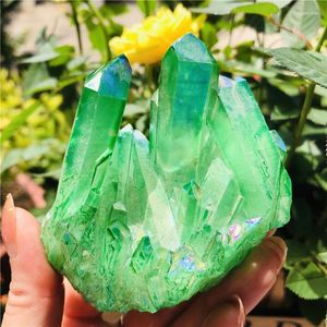 Decoratieve beeldjes Natural Crystal Green Angel Aura Quartz Cluster Monsters Cured Titanium Coating