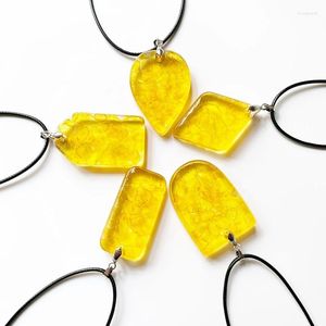 Decoratieve beeldjes natuurlijke gele kwarts chips kralen tuimelen steen citrien hanger hangen hars orgone energie ketting geometrisch kristaldecor 1 pcc