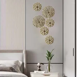 Decoratieve beeldjes Noordelijke gouden licht luxe ijzeren ambacht Holle tak cirkelvormige plaat wandhangende decoratie creatieve metalen esthetische kamer