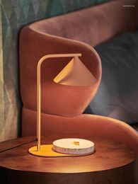 Figurines décoratives nordique lampe de Table chambre Ins fille japonais créatif romantique lumière luxe Macaron bureau étude chevet