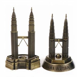 Decoratieve beeldjes objecten creatief retro ijzeren decoratie bronzen Maleisië petronas torens wereldberoemde mini ambachten miniaturen cadeau prees