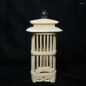 Figuritas decorativas Antigua China asiática Tallada a mano Encantadora casa Forma Cricket Cage Estatua Adornos de escritorio Colección de regalos Altura 10 CM