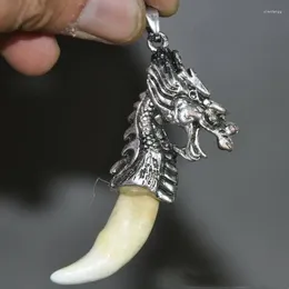 Decoratieve beeldjes oude Chinese Tibetaans zilveren mozaïek Wolf Tooth Dragon Lucky Amulet hanger